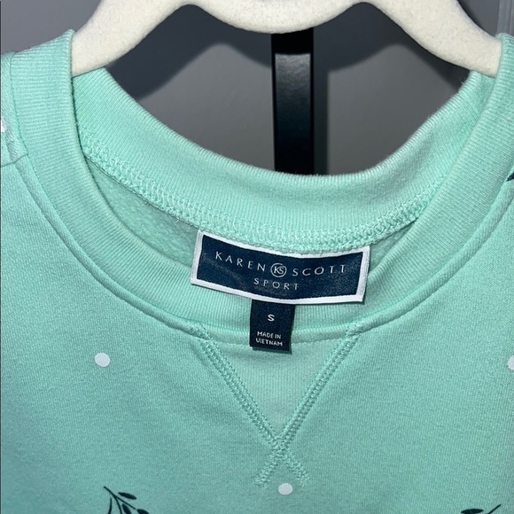 Mint Sweatshirt with Blue‎ Floral Design - Picture 2 of 7